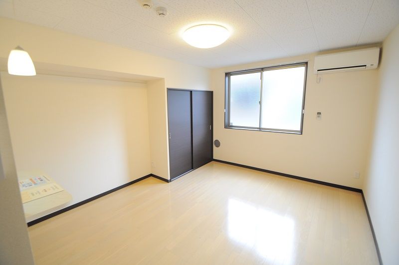 レオネクストイル　カフォーネ 居間