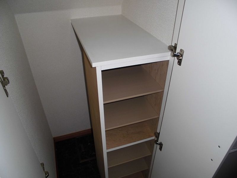レオパレスブレセイ 玄関