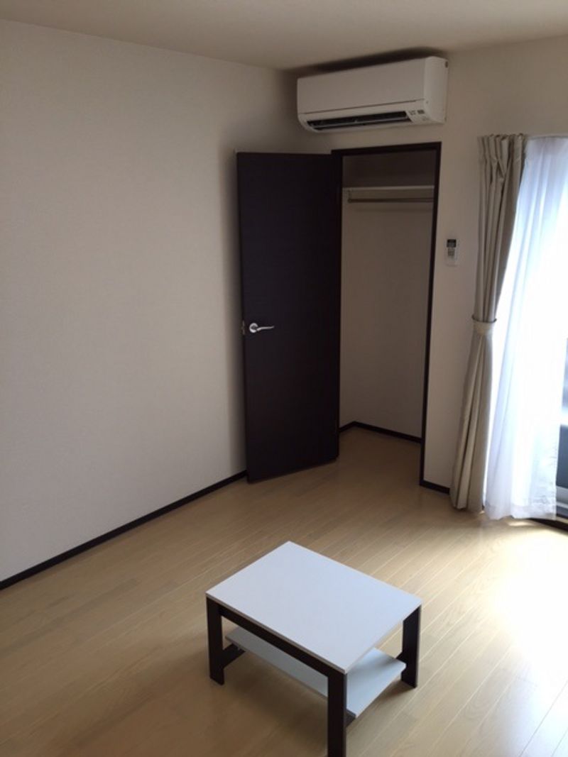 クレイノアザレア 収納