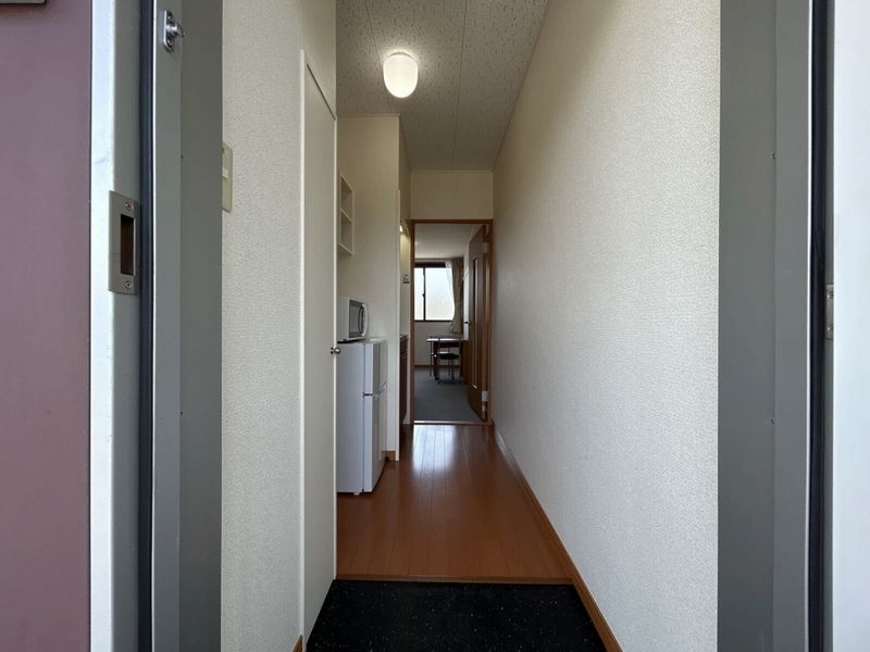 レオパレスプレミール 玄関