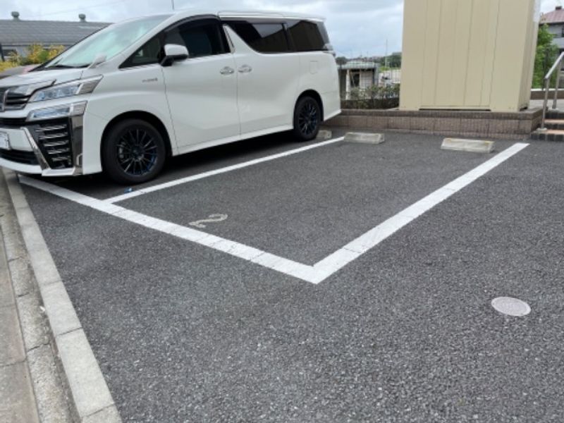 クレイノジュネス南栗原 駐車場