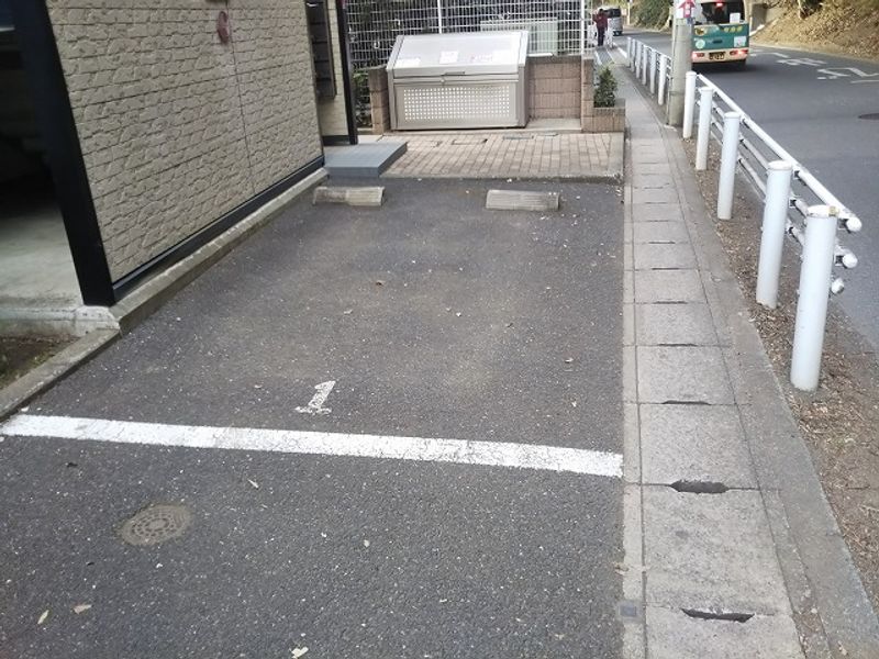 レオパレスプラザ　ハルⅠ 駐車場