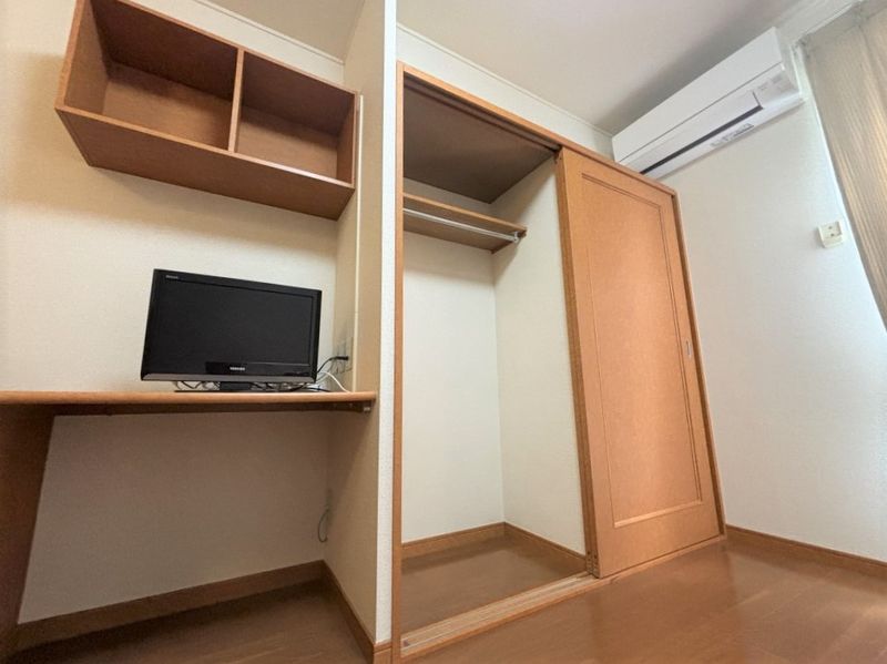 レオパレスバシレイオン 収納