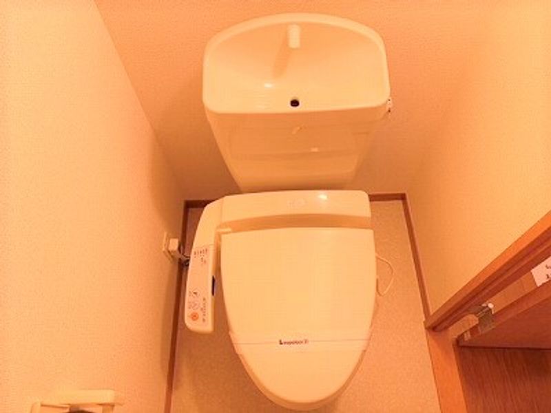 レオパレスセリバテール仁川 トイレ