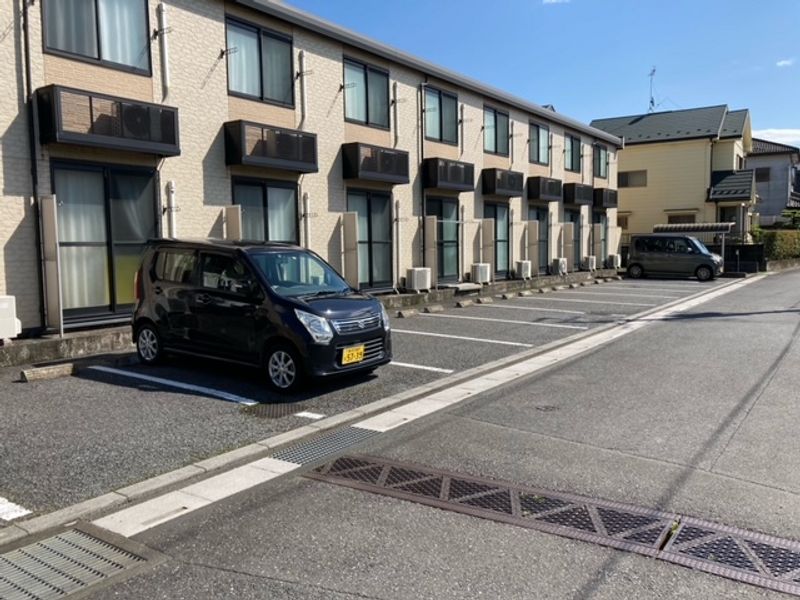 レオパレスＳＵＮ　ＲＯＹＡＬ 駐車場
