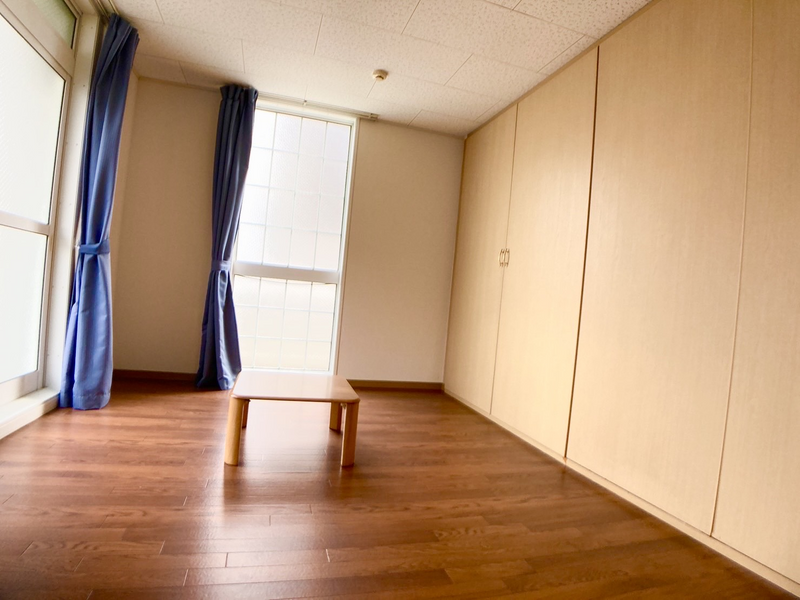 レオパレス華 寝室