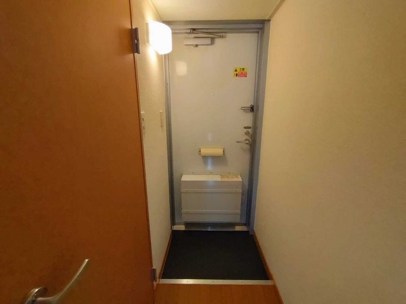 レオパレスＫＥ 玄関