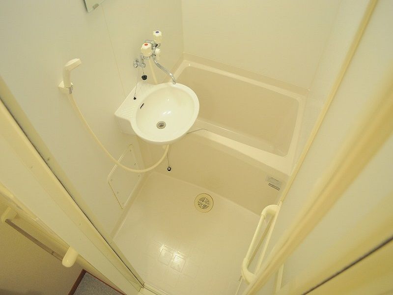 レオパレスボムールⅢ 風呂