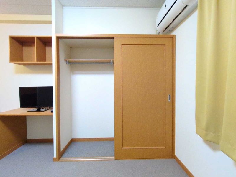 レオパレストホリ 収納