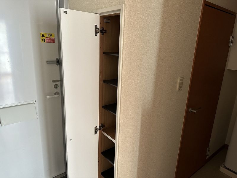 レオパレスピアッツァ５５ 玄関