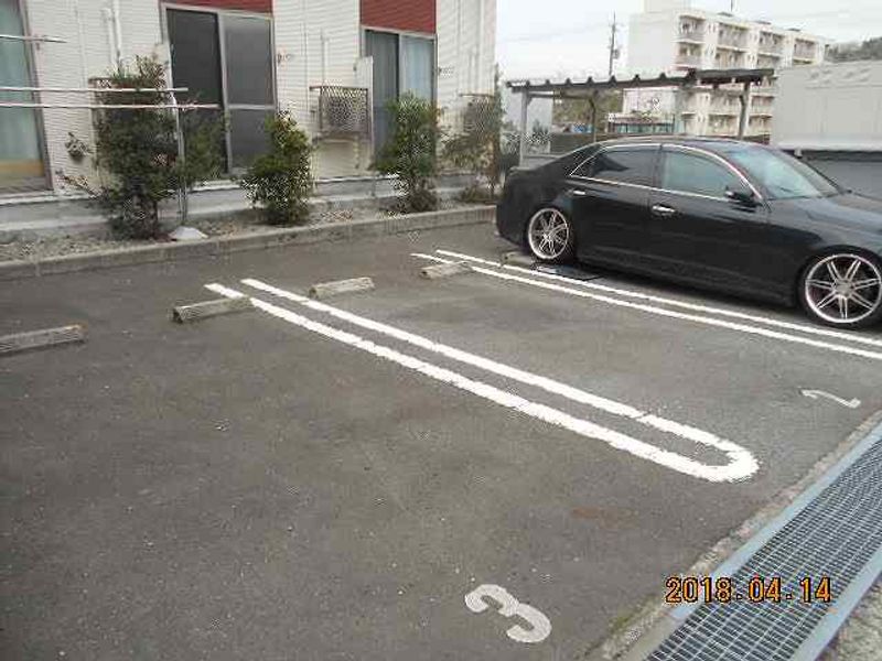 レオネクスト富士見が丘 駐車場
