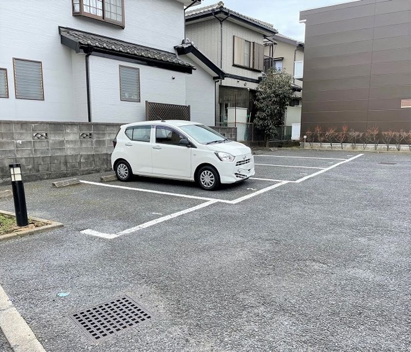 レオパレスうすい 駐車場