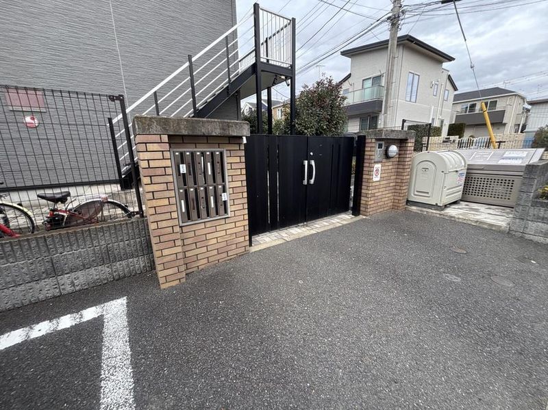 leopalace Emu Esu Kei II Entrance