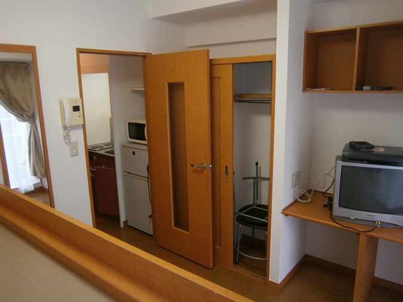 レオパレスＦｌａｔ浜松町 居間