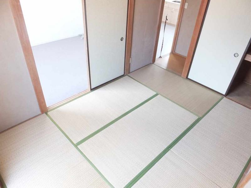 レオパレス永山第２ 居間