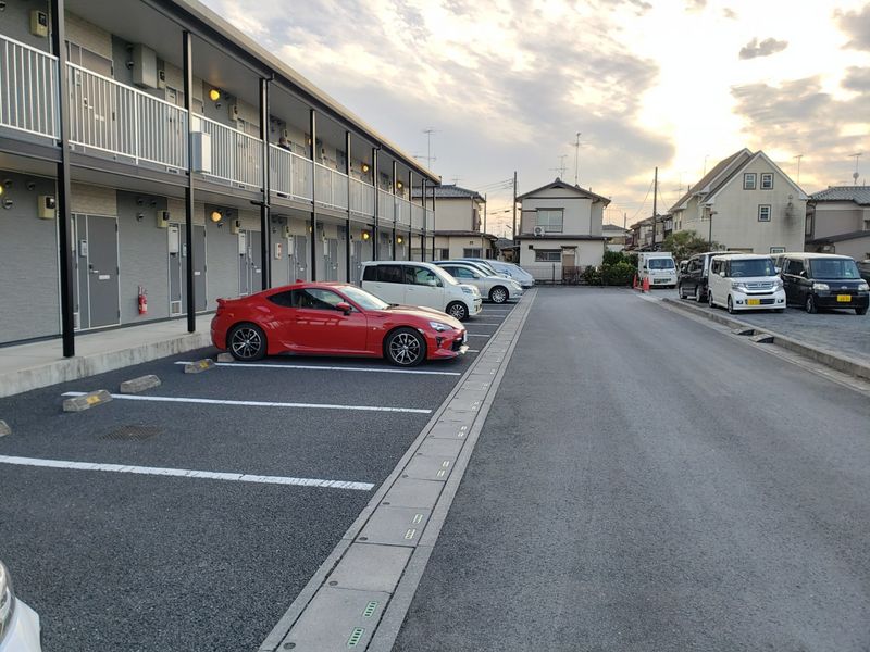 レオパレスリブェールⅡ 駐車場