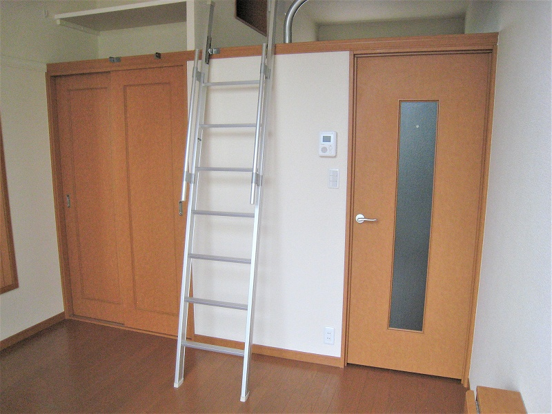 レオパレスルコトゥ 居間