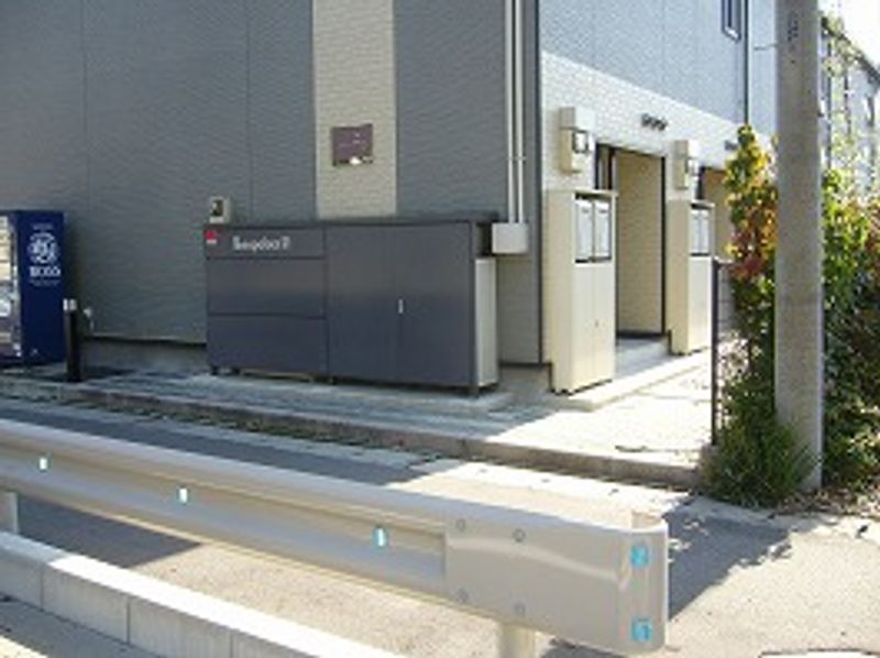 レオパレスクサカワＢ エントランス