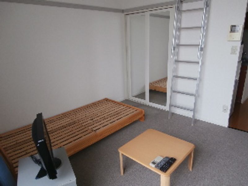 レオパレスイレブン 居間