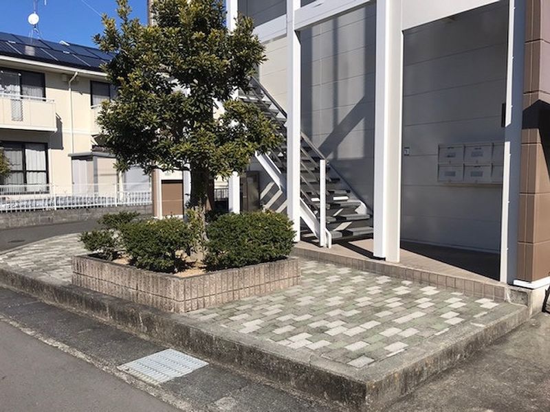 レオパレスＧｒｅｅｎ　Ｈｉｌｌ エントランス