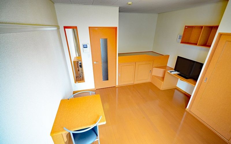 レオパレスラーク 居間