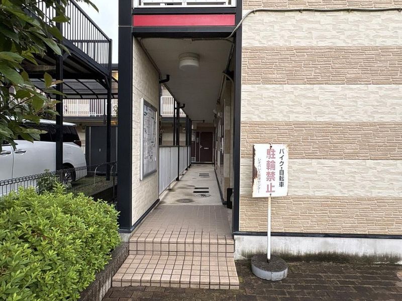 レオパレスキャンサーⅡ エントランス