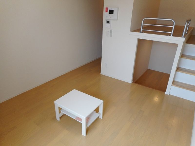 ミランダ大邸 居間