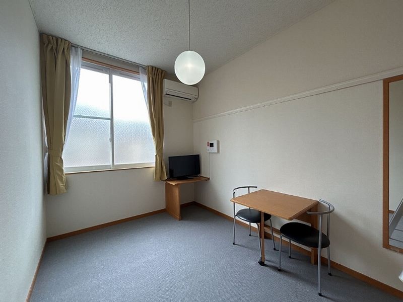 レオパレスロワールⅡ 居間