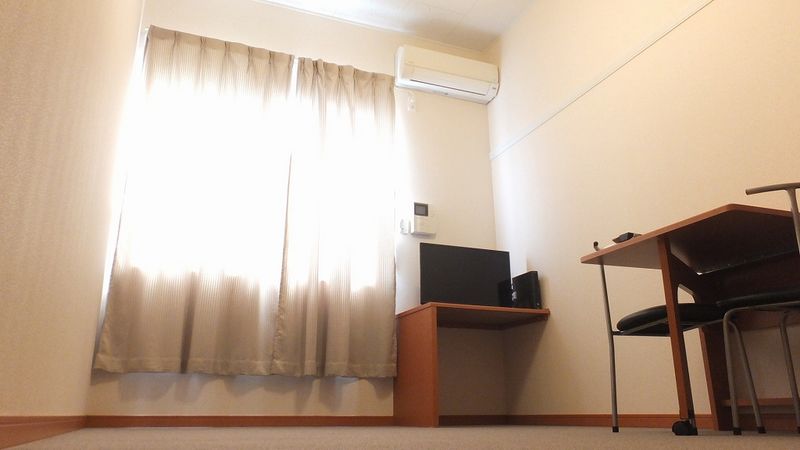 レオパレスラフィーニア 居間