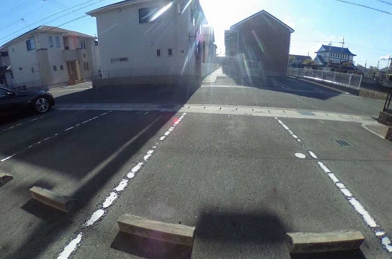 レオパレス若草 駐車場