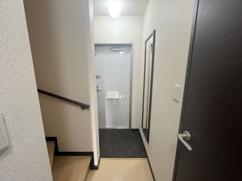 LEONEXT Mint Entrance