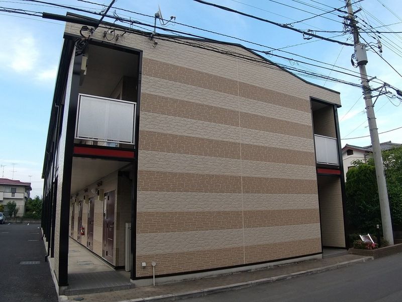 レオパレスエクレール エントランス