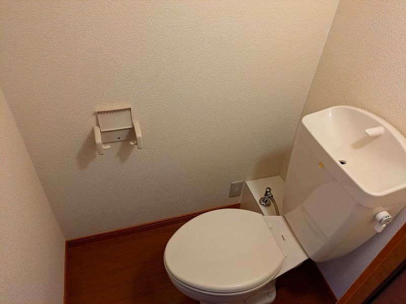 レオパレス日永レジデンス トイレ