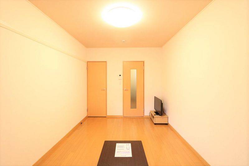 レオパレスリバービレッジ 居間