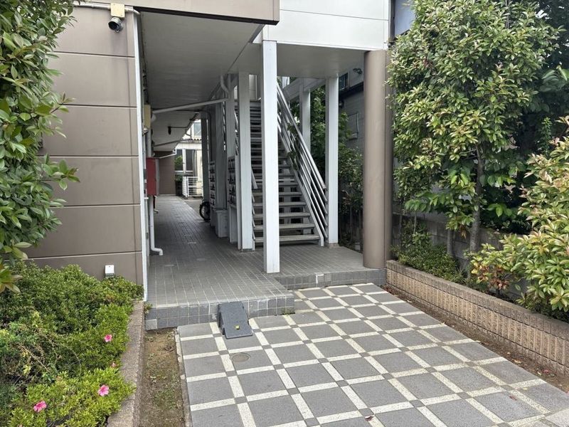 レオパレスヴァンセート エントランス