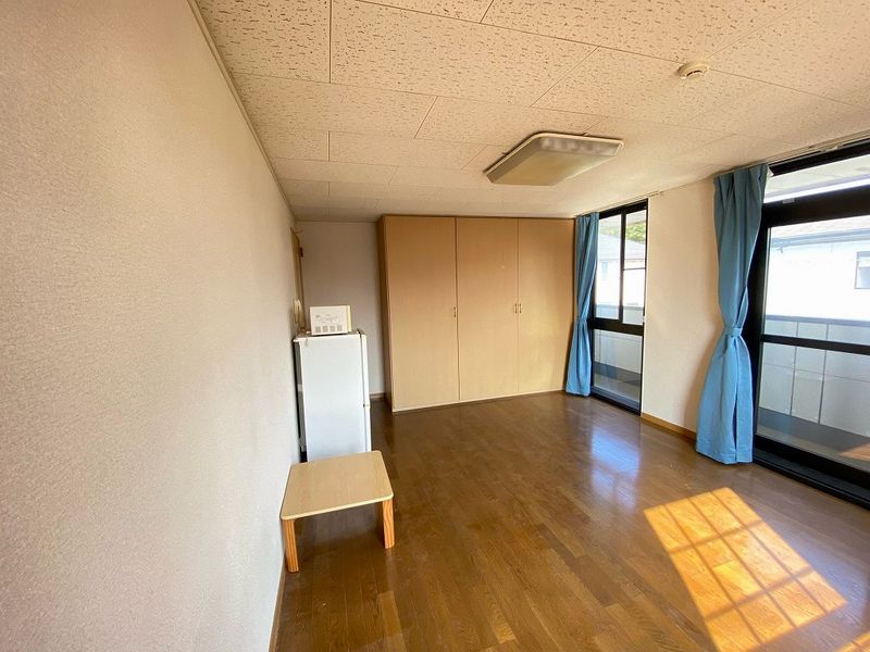 レオパレスアズィールＡ 居間