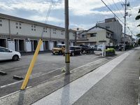 レオネクストラペ 駐車場