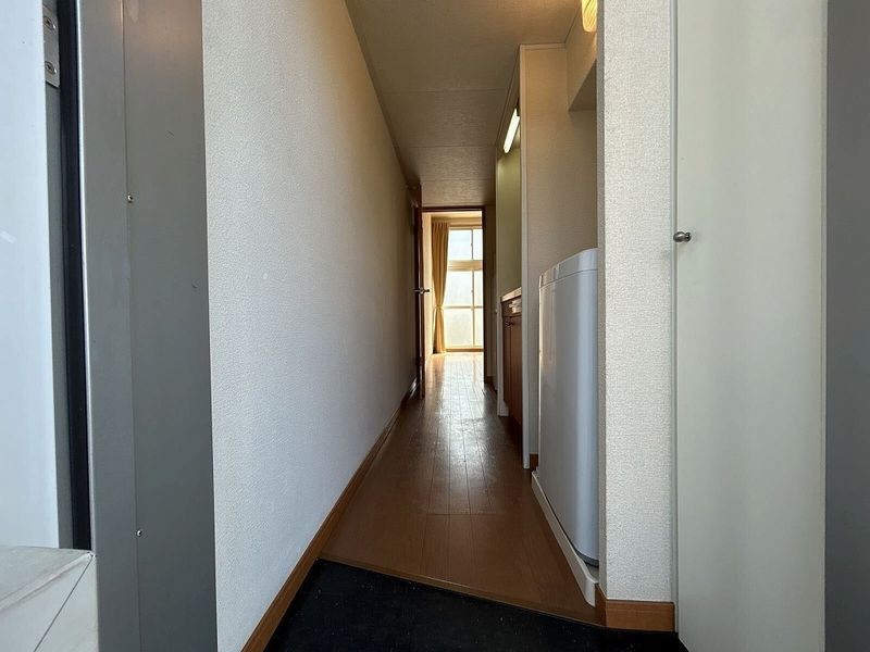 レオパレスレイヒルズ 玄関