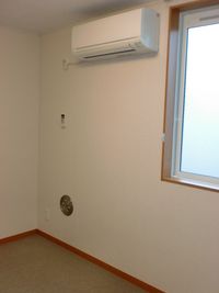 レオパレスメゾン錦 居間