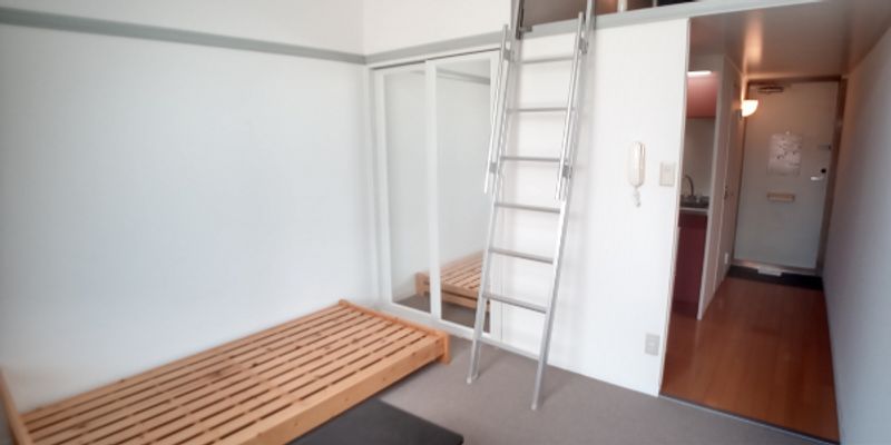 レオパレスブルーリバー 居間
