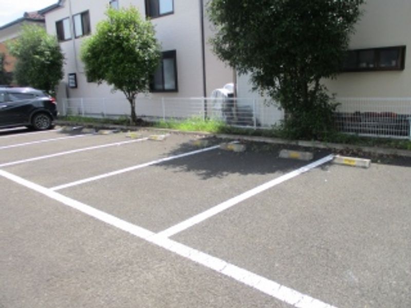 レオパレスりんぶんⅡ 駐車場