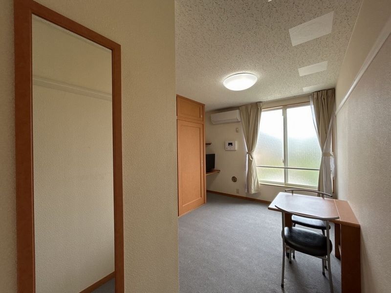 レオパレス広町 居間
