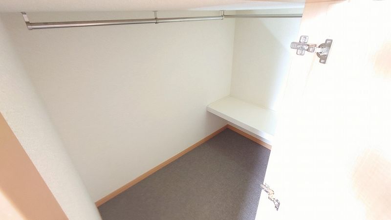 レオパレスＫｓ　ＧＡＲＤＥＮ 収納