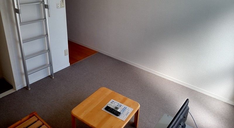 レオパレス大里 居間