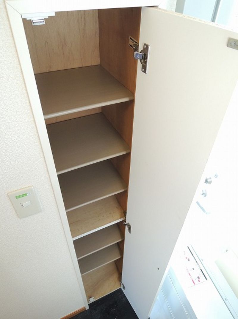 レオパレスやまもと 玄関