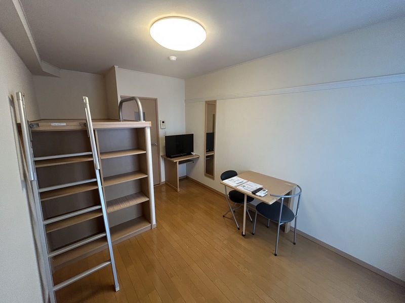 レオパレスＶＩＥＷ福島 居間