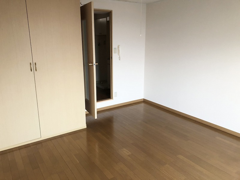 レオパレスクリスタルⅡ 居間