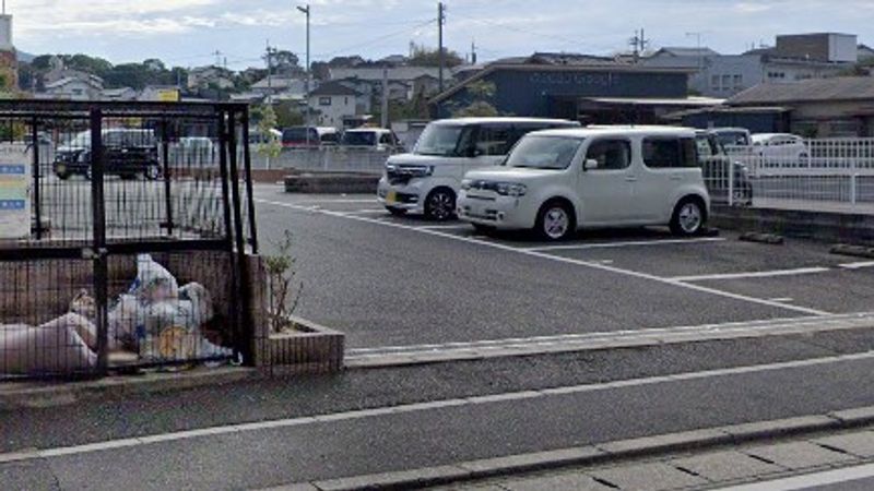 レオパレス南小倉 駐車場