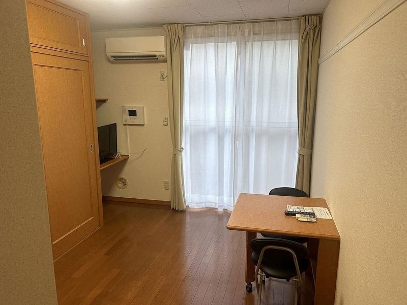 レオパレスボヌール 居間