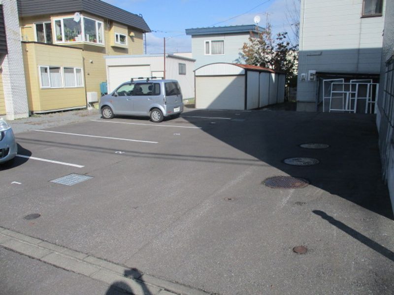 レオパレスＪＫ 駐車場